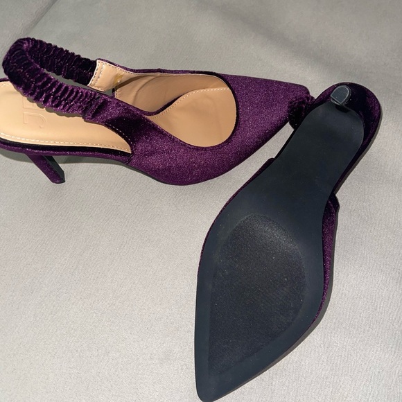 PUMPS, GISSELLE. SUADE - Picture 2 of 4